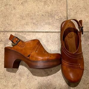 BOC platform clogs 💜